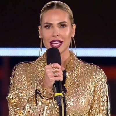 È di Sofia Alemani il look "cioccolatino Ferrero Rocher" di Ilary Blasi a Eurogames