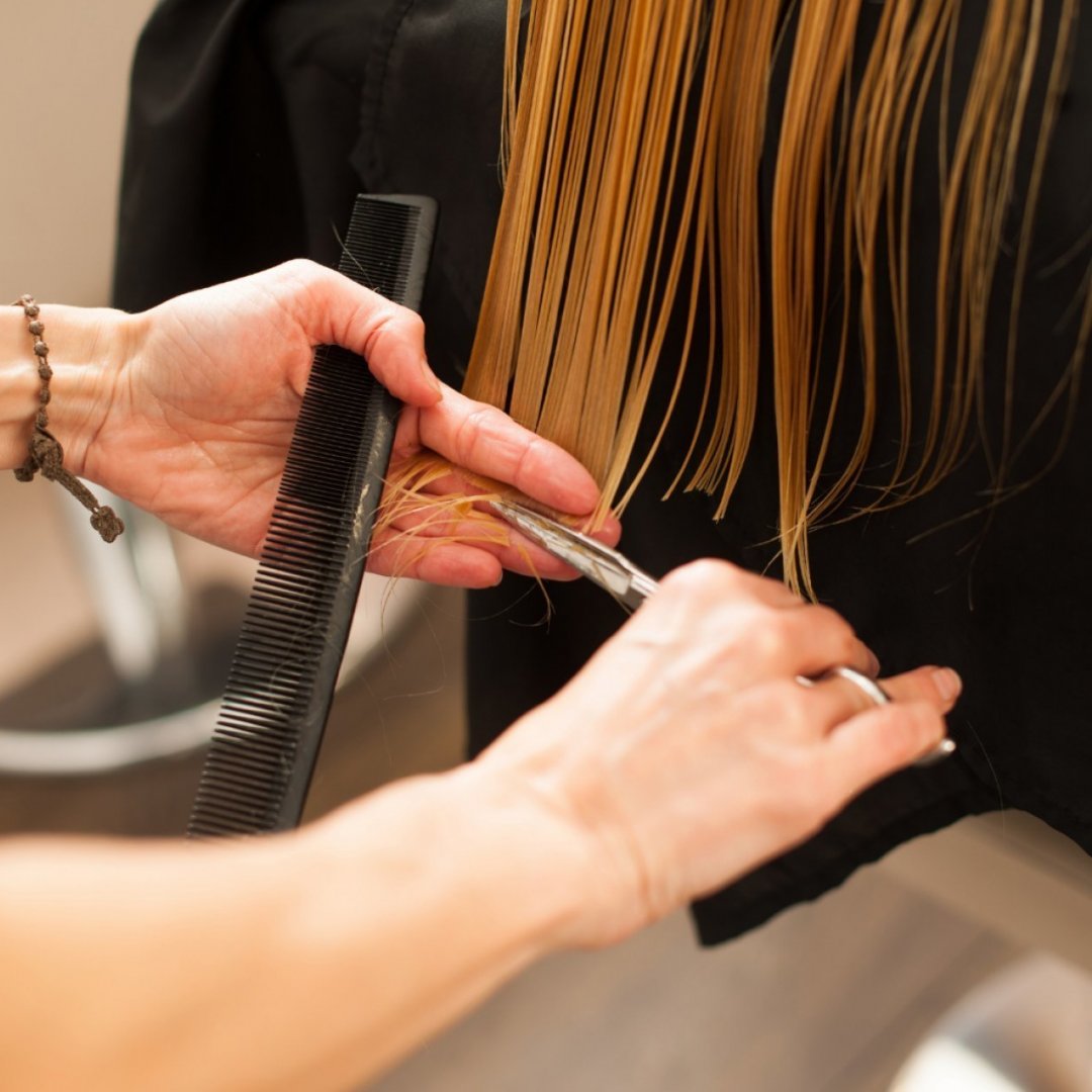 Rigenerazione dei capelli: Olaplex e K18 Peptide a confronto