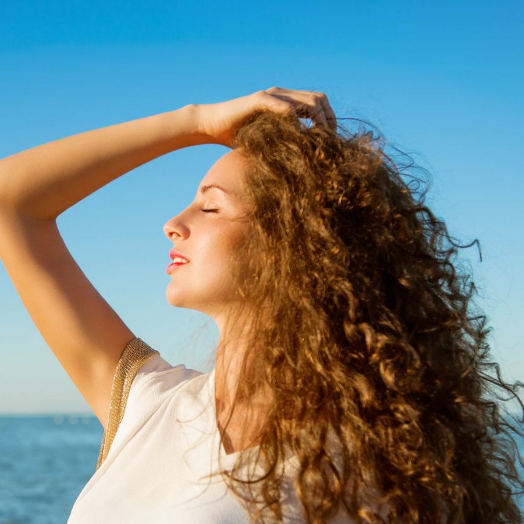 3 consigli per prenderti cura dei capelli dopo le vacanze