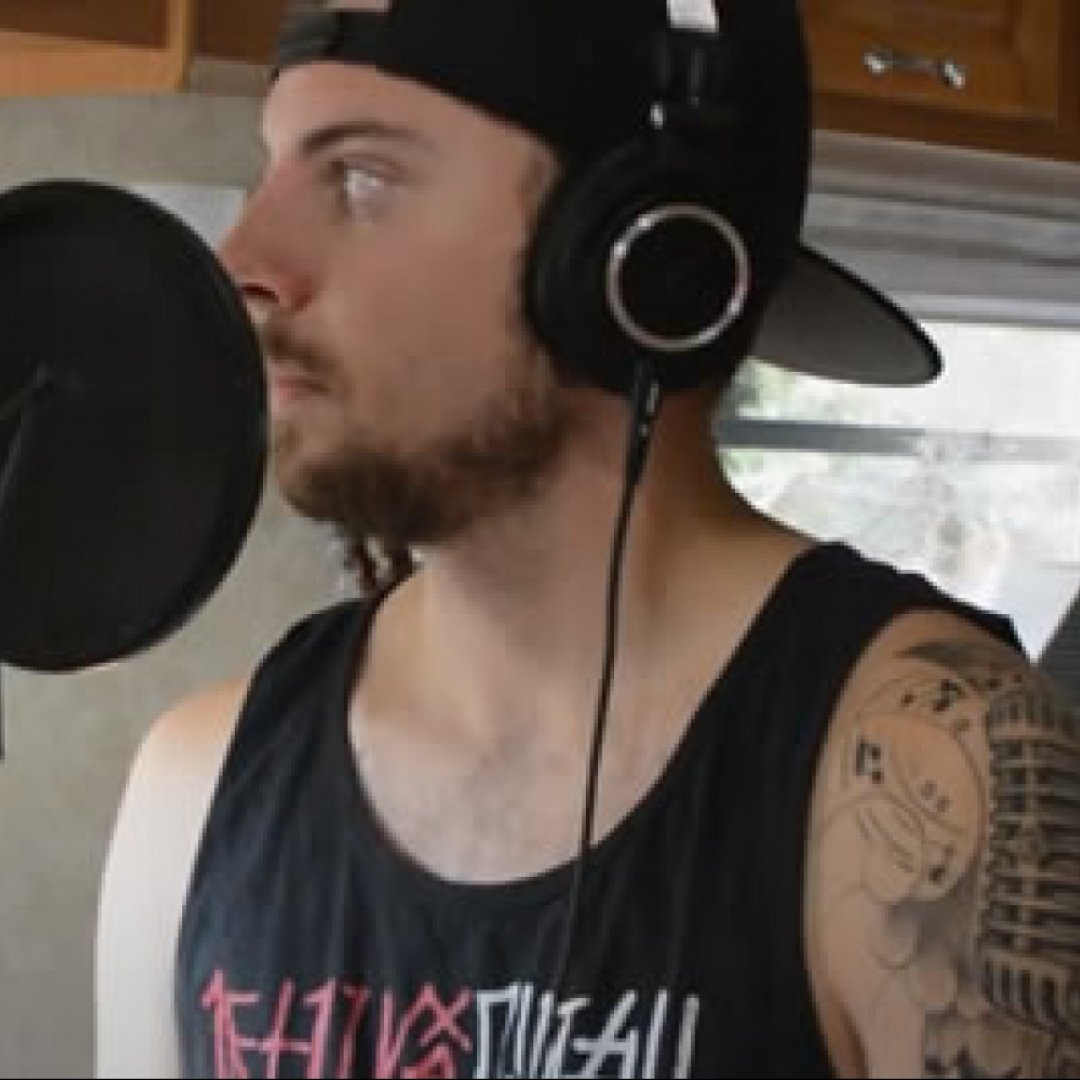 Un camion si é portato via la controfigura di Eminem