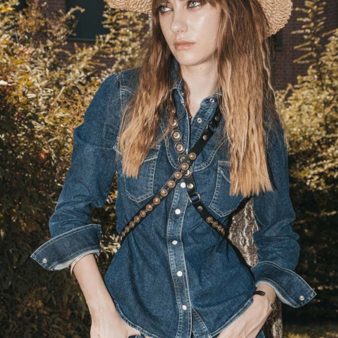 Con la camicia western alla conquista dello stile