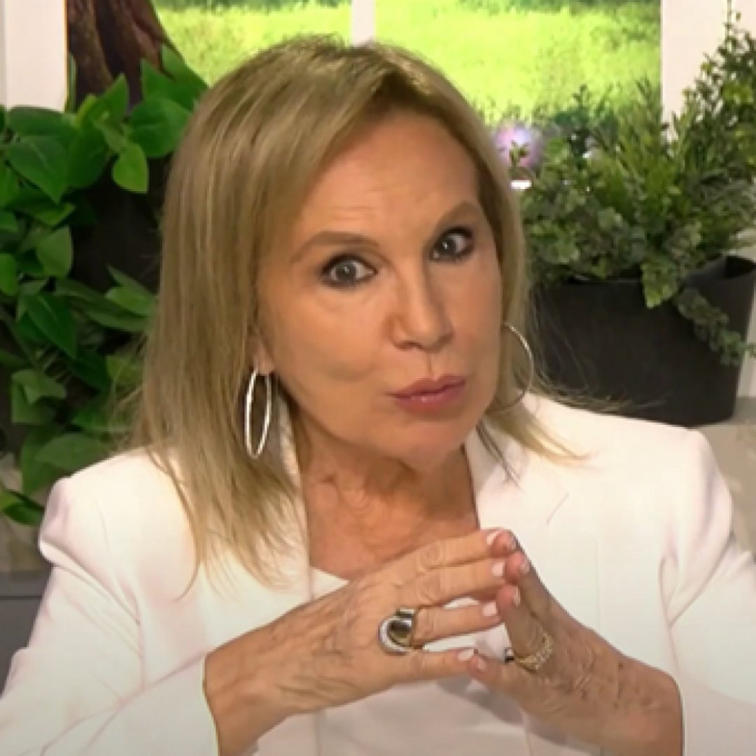 Il noto volto della tv si sposa a 77 anni