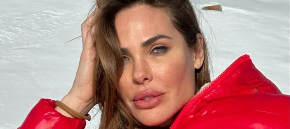 Ilary Blasi criticata da Selvaggia Lucarelli: la polemica si accende -  FashionChannel