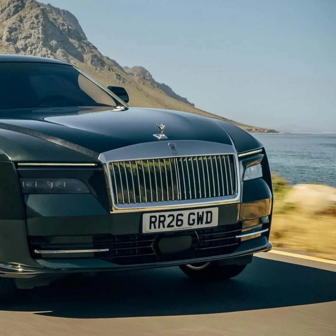 Rolls-Royce Spectre Series II: il lusso elettrico raggiunge nuove vette