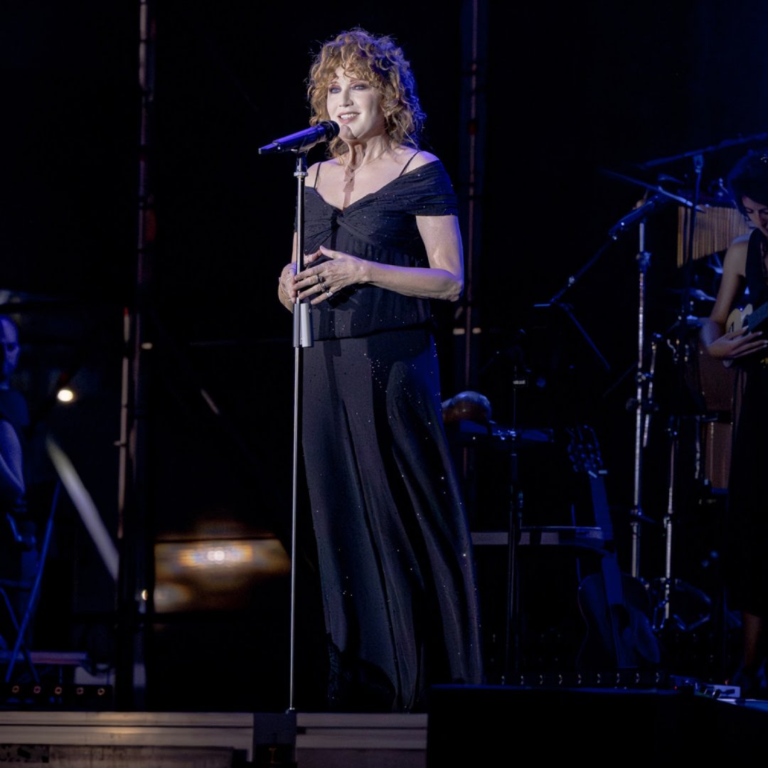Fiorella Mannoia in Luisa Spagnoli per il tour “Anime Salve”