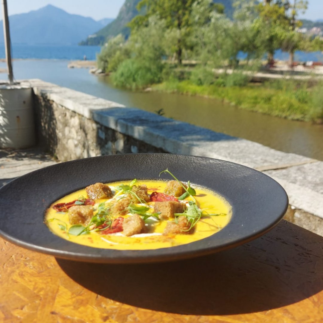 Lugano Marittima accende le notti d’estate: l’Antica Osteria del Porto tra gusto e mixology