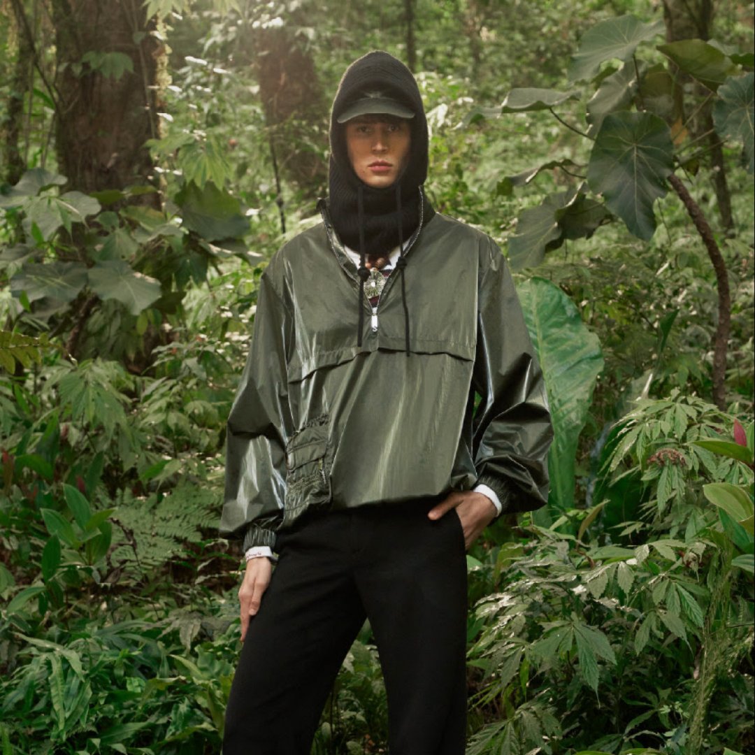 SIRIVANNAVARI reinventa il nylon: il lusso FW 2026 incontra lo spirito outdoor