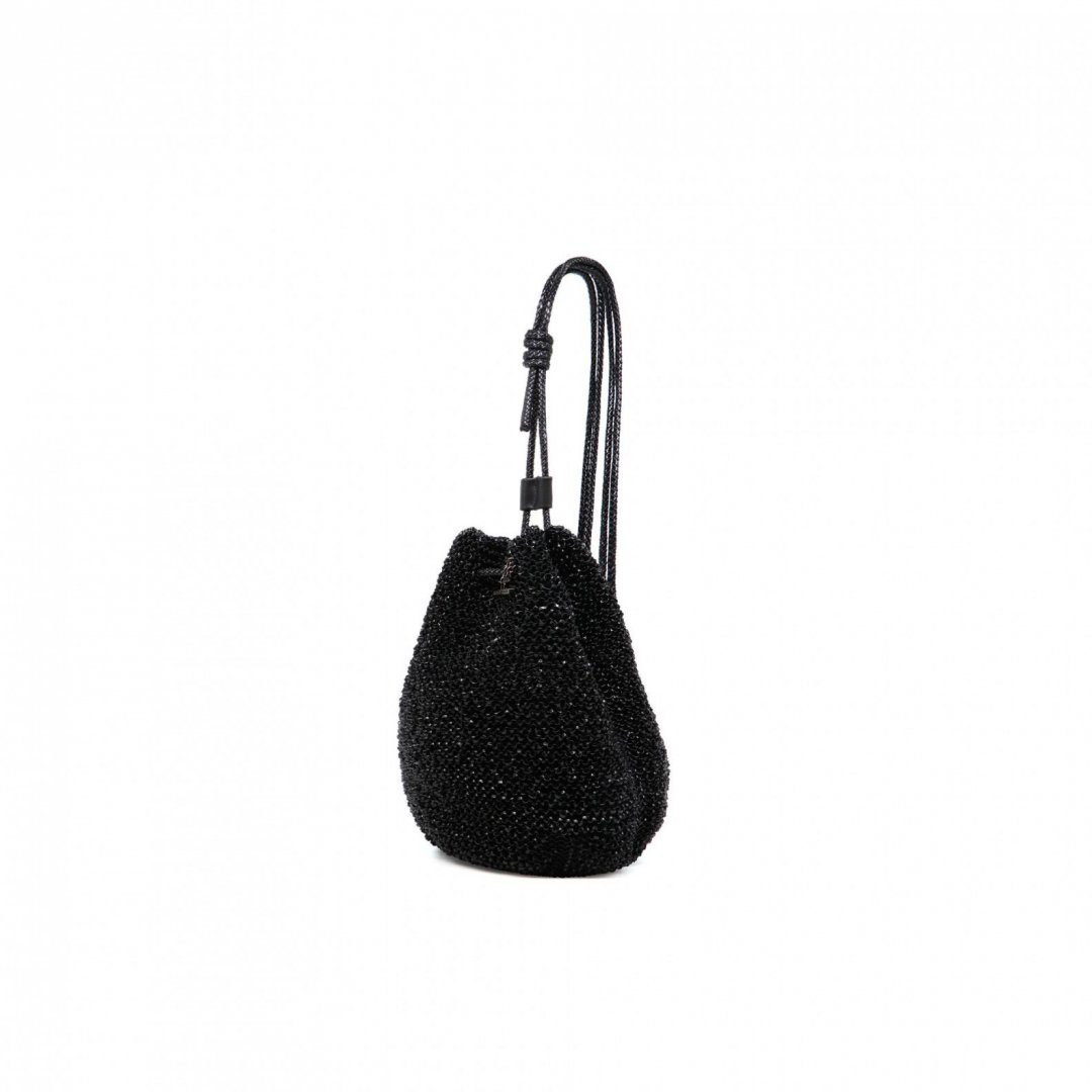 ANTEPRIMA SLINGA, la Wirebag si reinventa tra arte e design contemporaneo