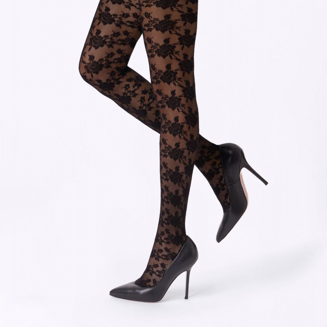 Pierre Mantoux FW26/27: l’eleganza dell’hosiery viaggia verso nuove galassie