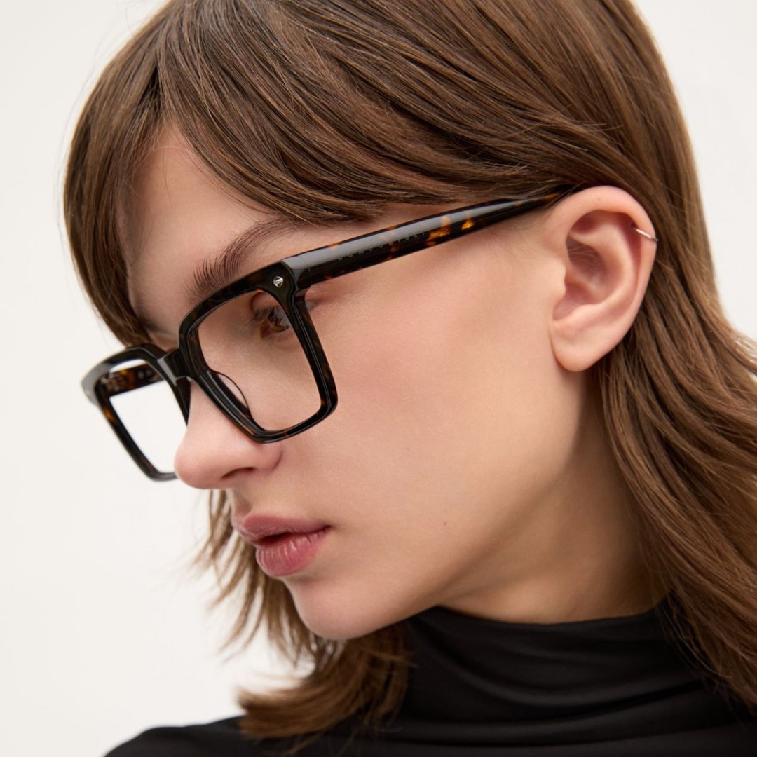 Romeo Gigli Eyewear: quando lo sguardo incontra la materia