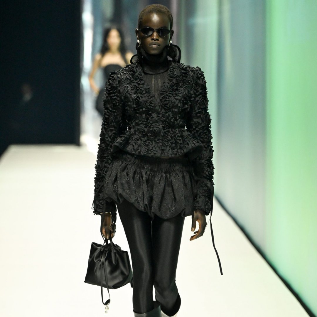 H&M, moda e tecnologia si incontrano in una sfilata immersiva a Londra