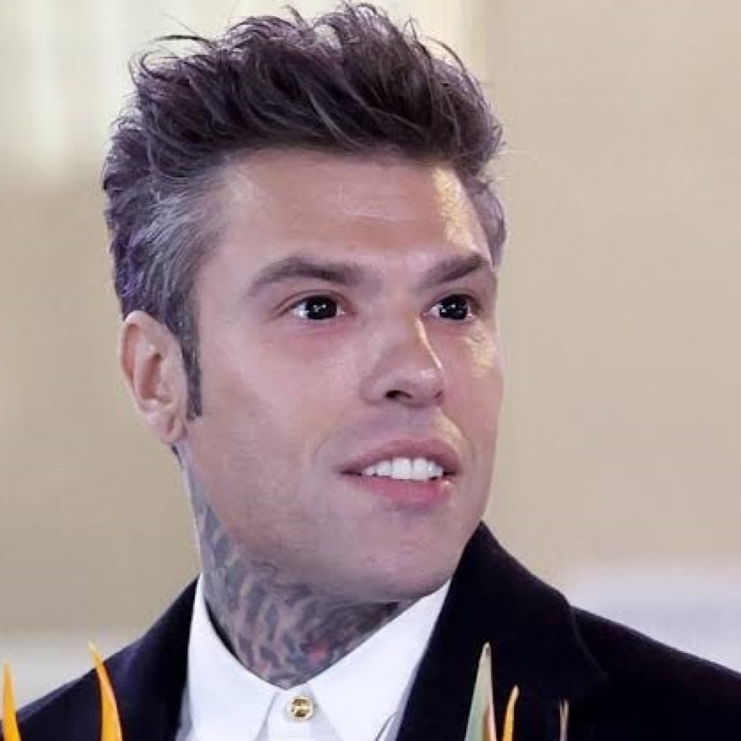 Fedez ammette lo schiaffo: «Quel ragazzo era aggressivo»