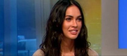 Megan Fox con in braccio il bambino